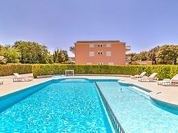 Alluring Mobile Home in Banjole With Swimming Pool