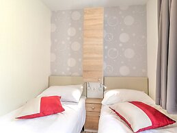 Alluring Mobile Home in Banjole With Swimming Pool