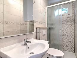 Alluring Mobile Home in Banjole With Swimming Pool