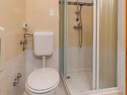 Lovely Apartment in Banjole near Beach & Town Center