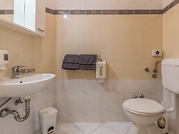 Lovely Apartment in Banjole near Beach & Town Center