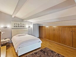 Belvilla by OYO Plush Holiday Home With Garden