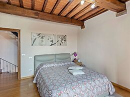 Belvilla by OYO Plush Holiday Home With Garden