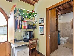 Belvilla by OYO Plush Holiday Home With Garden