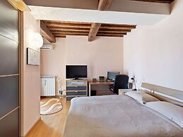 Belvilla by OYO Plush Holiday Home With Garden