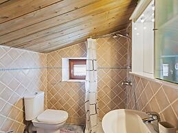 Belvilla by OYO Plush Holiday Home With Garden