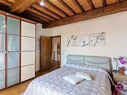 Belvilla by OYO Plush Holiday Home With Garden