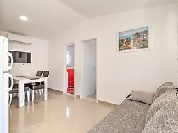 Garden-view Holiday Home in Banjole near Beach & Boat Excursions