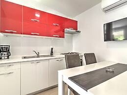 Garden-view Holiday Home in Banjole near Beach & Boat Excursions