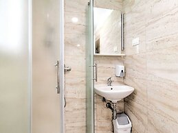 Garden-view Holiday Home in Banjole near Beach & Boat Excursions