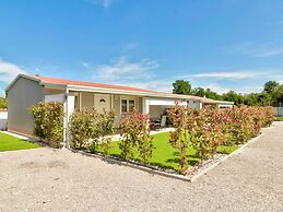 Garden-view Holiday Home in Banjole near Beach & Boat Excursions