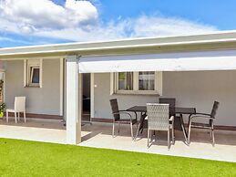 Garden-view Holiday Home in Banjole near Beach & Boat Excursions