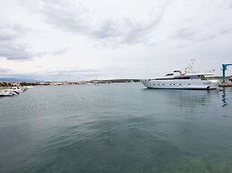 Lovely Apartment in Novalja near Sea Beach & Town Center