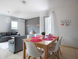 Lovely Apartment in Novalja near Sea Beach & Town Center