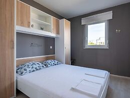 Lovely Apartment in Novalja near Sea Beach & Town Center