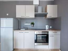 Lovely Apartment in Novalja near Sea Beach & Town Center