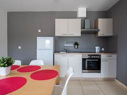 Lovely Apartment in Novalja near Sea Beach & Town Center