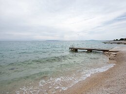 Lovely Apartment in Novalja near Sea Beach & Town Center