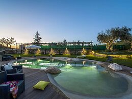 Lavish Home in Fermo With Pool