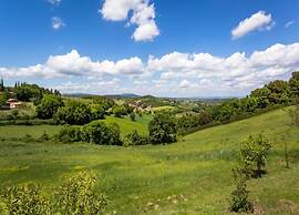 Holiday Home in Tuscany With Shared Pool