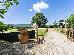 A Cozy Tuscan Escape for All