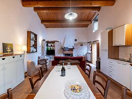 Belvilla by OYO Lovely Holday Home With Garden