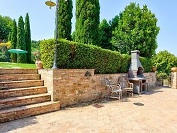 Belvilla by OYO Le Ginestre