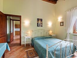 Villa in Belforte All'isauro With Pool