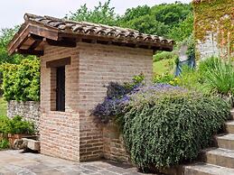 Villa in Belforte All'isauro With Pool