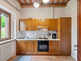 Villa in Belforte All'isauro With Pool