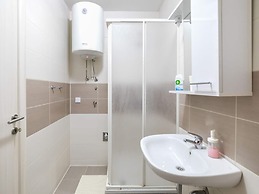 Scenic Apartment in Novalja near Trg Loža & Zrče Beach