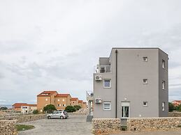Scenic Apartment in Novalja near Trg Loža & Zrče Beach