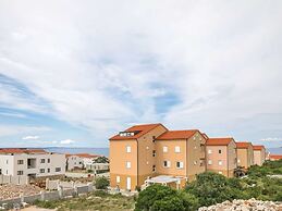 Scenic Apartment in Novalja near Trg Loža & Zrče Beach