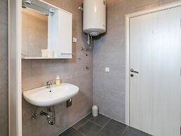 Scenic Apartment in Novalja near Trg Loža & Zrče Beach