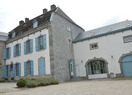 Castle in Vyle Et Tharoul With Garden