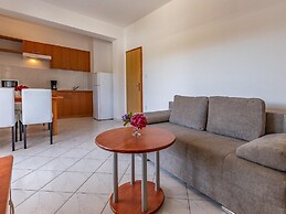 Alluring Apartment in Banjole near Beach & Island
