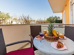 Alluring Apartment in Banjole near Beach & Island