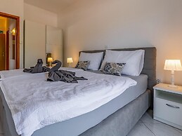 Alluring Apartment in Banjole near Beach & Island