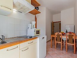 Inviting Apartment in Banjole near Veruda Lighthouse