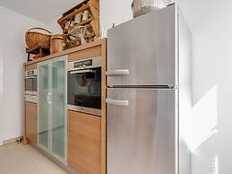 Lavish Castle in Riedenburg with Garden near Lake