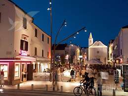 Apartment in Novalja With Parking