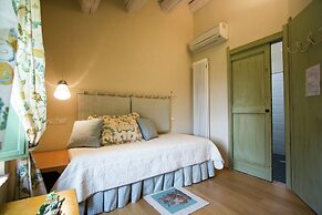 Villa w/ Wine Tours Near Beach