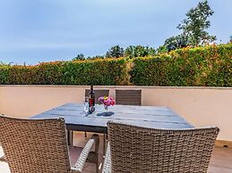 Pretty Apartment in Banjole near Sea Beach & Town Center