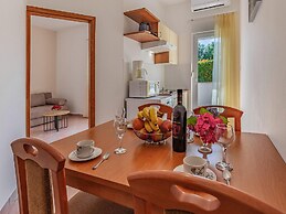 Pretty Apartment in Banjole near Sea Beach & Town Center