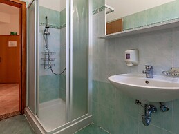 Pretty Apartment in Banjole near Sea Beach & Town Center