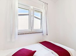 Stylish Holiday Home in Banjole With Swimming Pool