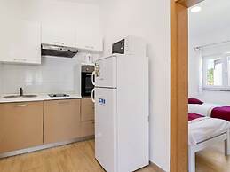 Stylish Holiday Home in Banjole With Swimming Pool