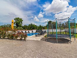 Stylish Holiday Home in Banjole With Swimming Pool