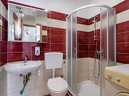 Stylish Holiday Home in Banjole With Swimming Pool