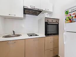 Stylish Holiday Home in Banjole With Swimming Pool